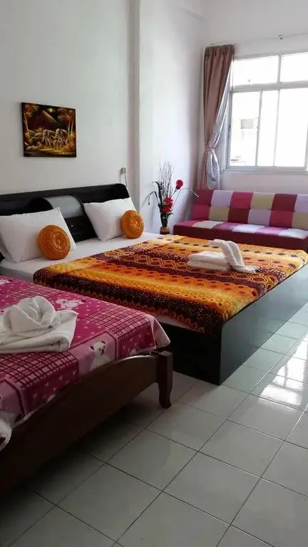 Кату: Lee Guesthouse And Massage