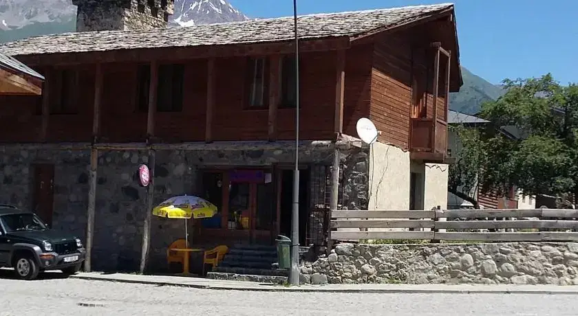 Местиа: Gust House Betqil
