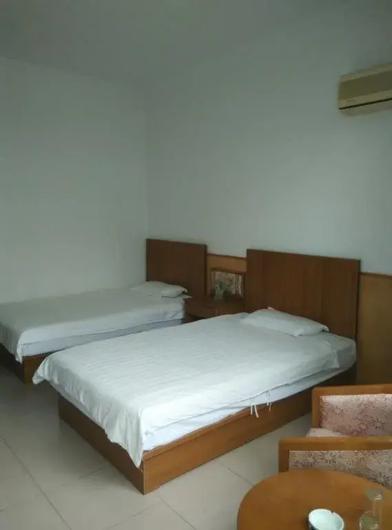 Циньхуандао: Qinquan Express Hotel