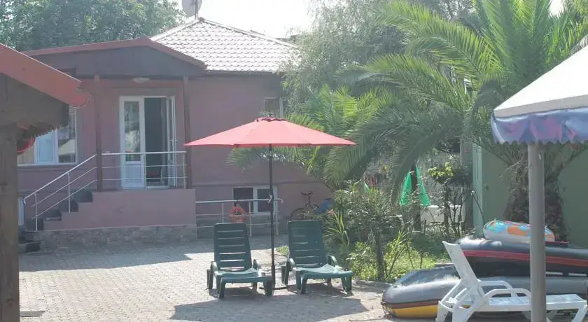 Батуми: Seaside Guesthouse on Tamar