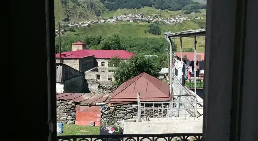 Степанцминда: Grandmothers Guesthouse