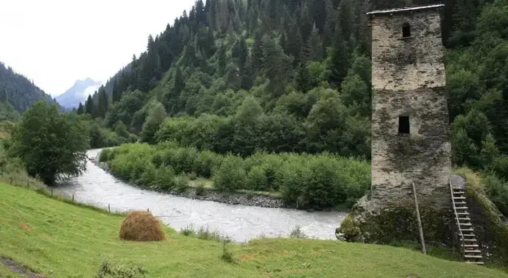Местиа: Guest House Svaneti