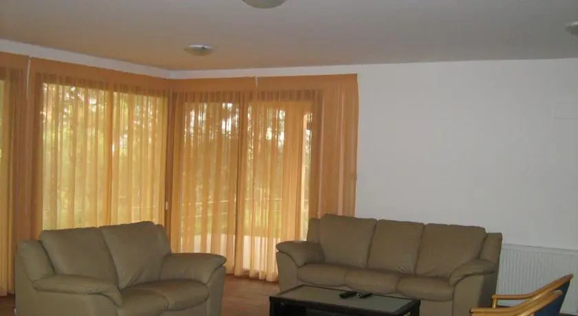 Какопетрия: Moniatis House