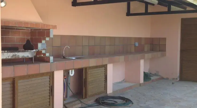 Какопетрия: Moniatis House
