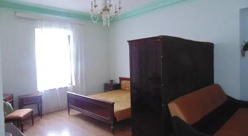 Тбилиси: 3 Room Home city center