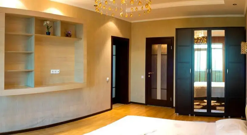 Алматы: AKV Appartments on Dostyk 97b