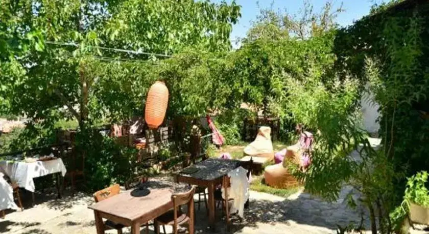 Шириндже: Oz Garden