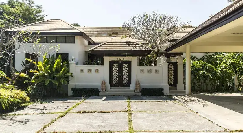 Тхаланг: Sino-Portuguese Private Villa