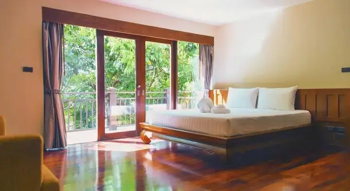 Тхаланг: Sino-Portuguese Private Villa