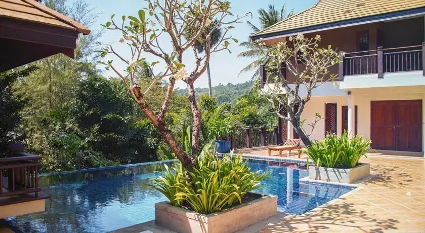 Тхаланг: Sino-Portuguese Private Villa