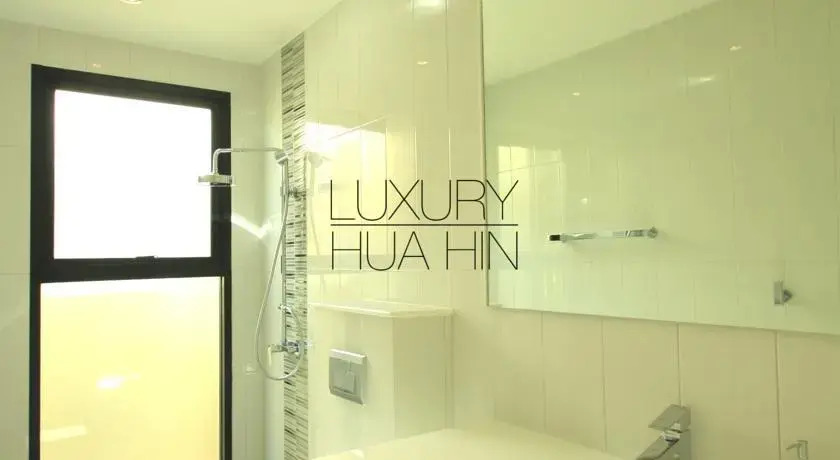 Пранбури : Panorama Bali Style Luxury Sea View Villa