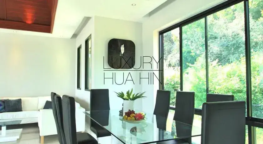 Пранбури : Panorama Bali Style Luxury Sea View Villa