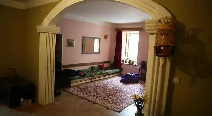Тбилиси: Pomegranate Hostel