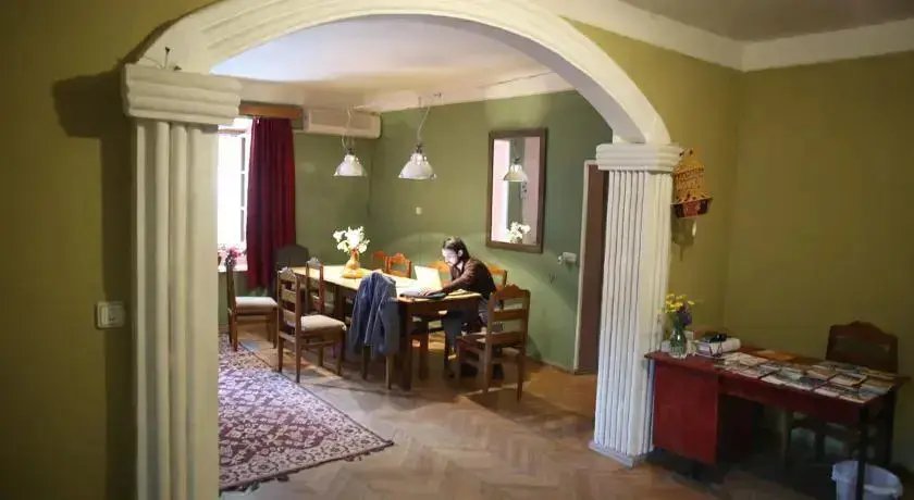 Тбилиси: Pomegranate Hostel