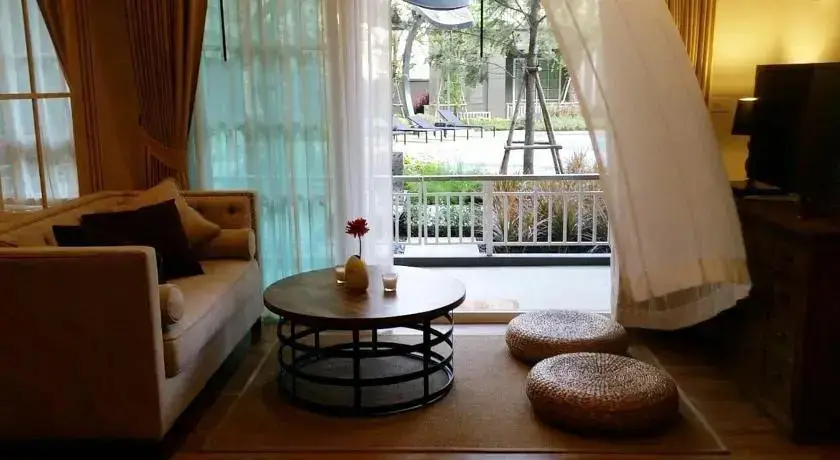 Хуахин: Pool Access at Autumn Hua Hin Resort
