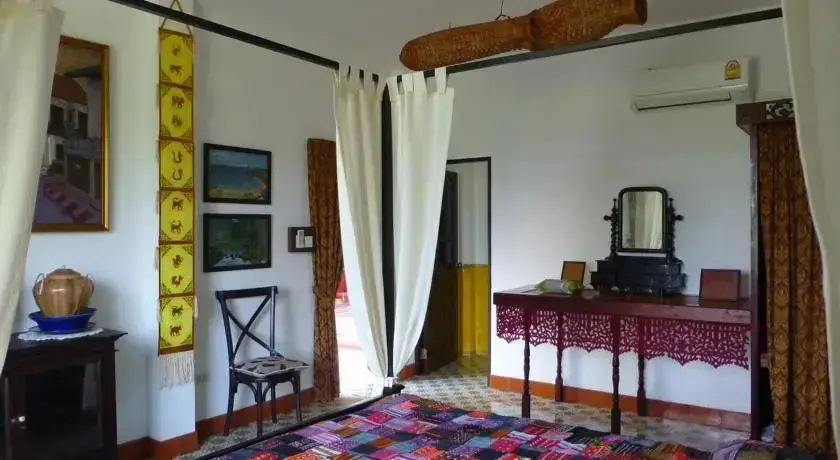 Дой-Сакет: The Yellow House @ Chiang Mai