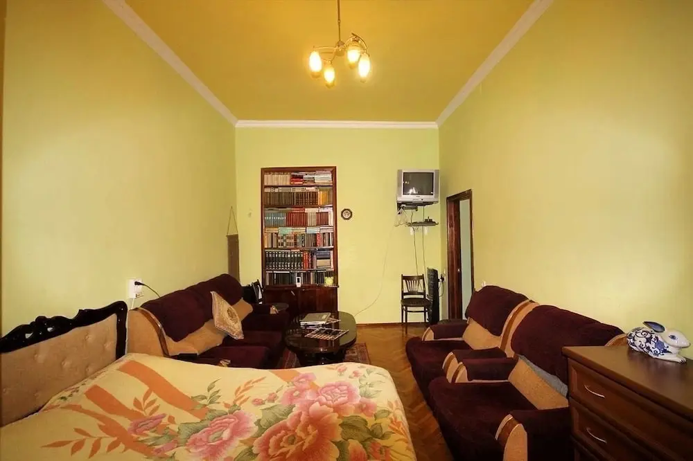 Cosy newly renovated apartment in the very center of Yerevan — фото 1