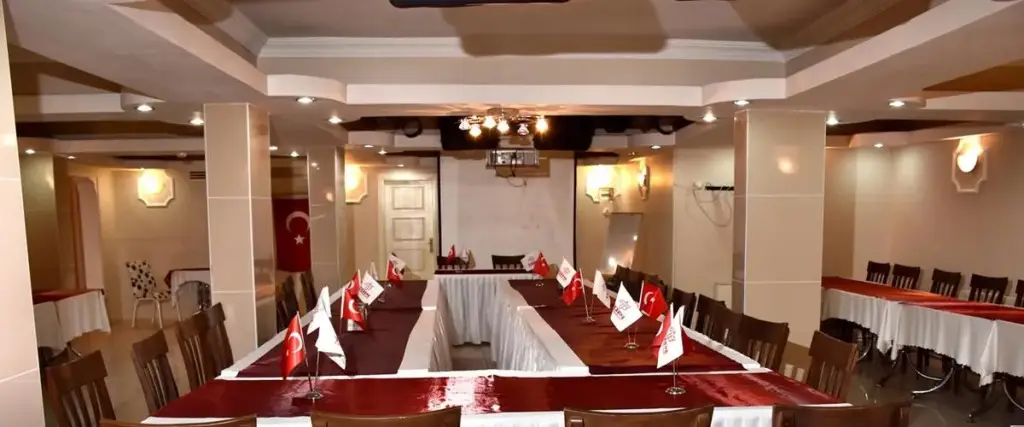 Акхисар: Hotel Tütün