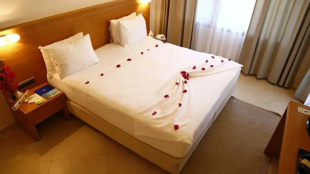 Тюркбюкю: The Lifeco Bodrum Beach