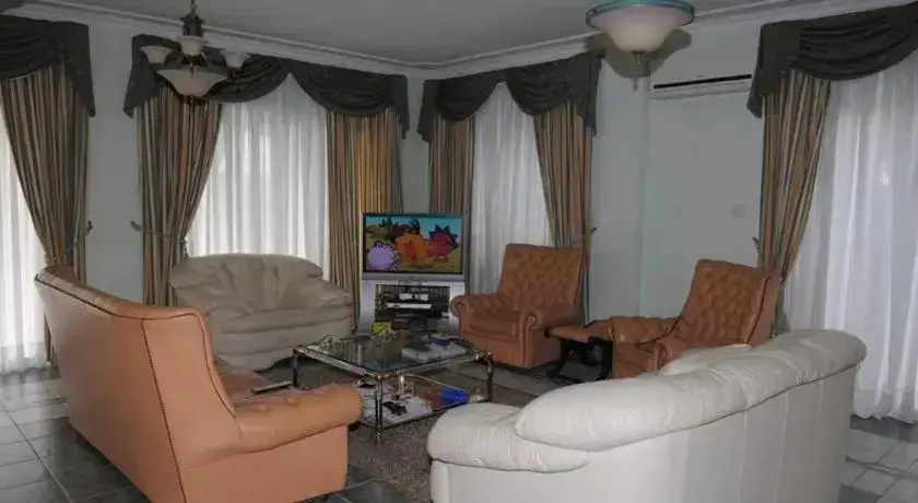 Пейя: Villa Julia