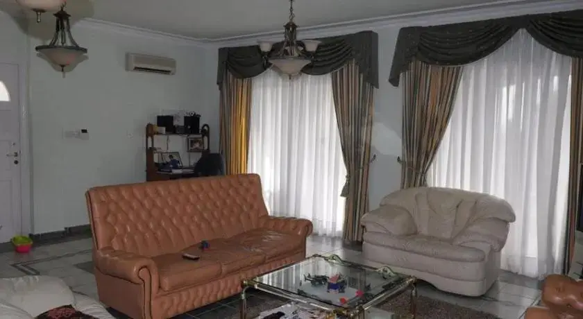 Пейя: Villa Julia