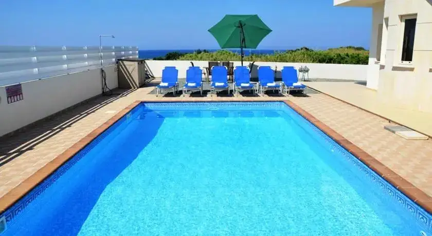 Паралимни: Theodora Sea View Villas