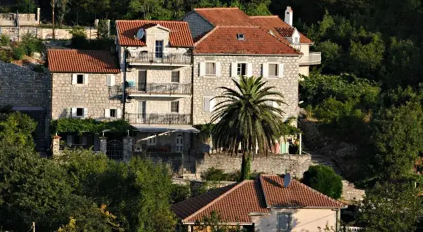 Стрп: Villa Lipci