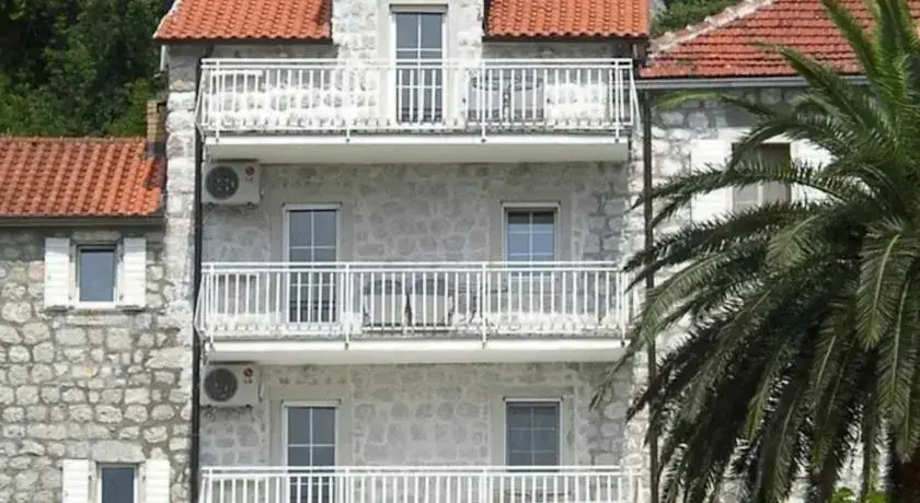 Стрп: Villa Lipci