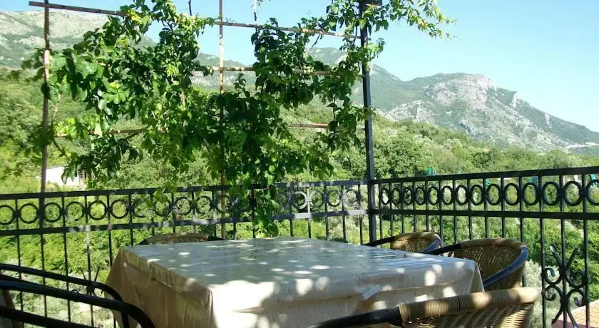 Бульярица: Apartments Radojević