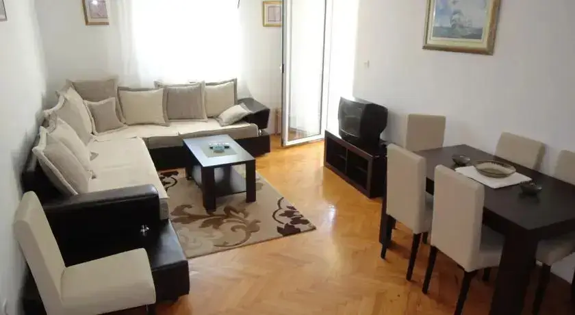 Будва: Apartments Božović