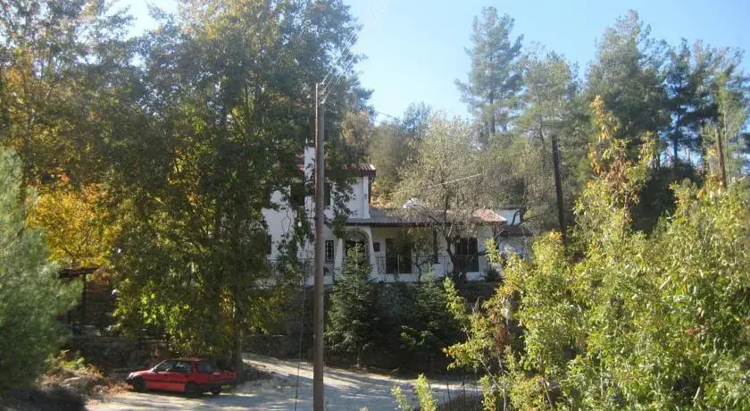 Какопетрия: Eftychias House