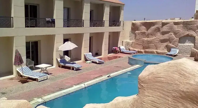 Рас-Сидр: Ceceil Hotel