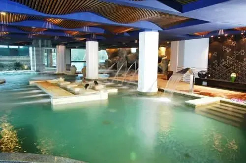 Чэнду: Yufu Guodu Hotsprings Hotel