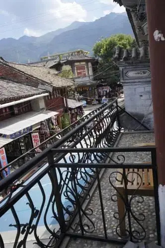 Дали: The Mercury Cafe & Inn of Dali