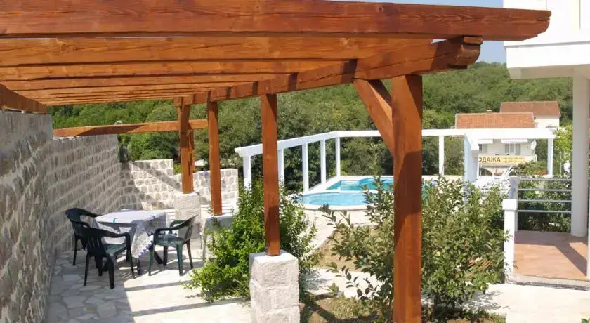 Радовичи: Apartmani Strahinja