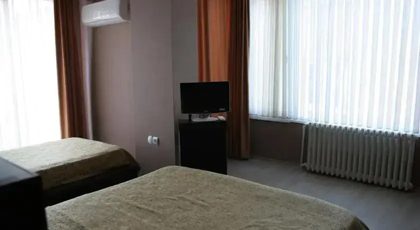 Унье: Difana Hotel
