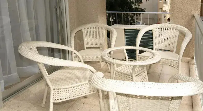 Гермасойя: Kyma Court Apartment