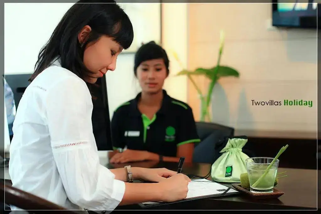 Муанг: Two Villas Holiday Phuket: Two Villas Suite Serviced Apartment Nai Harn Beach