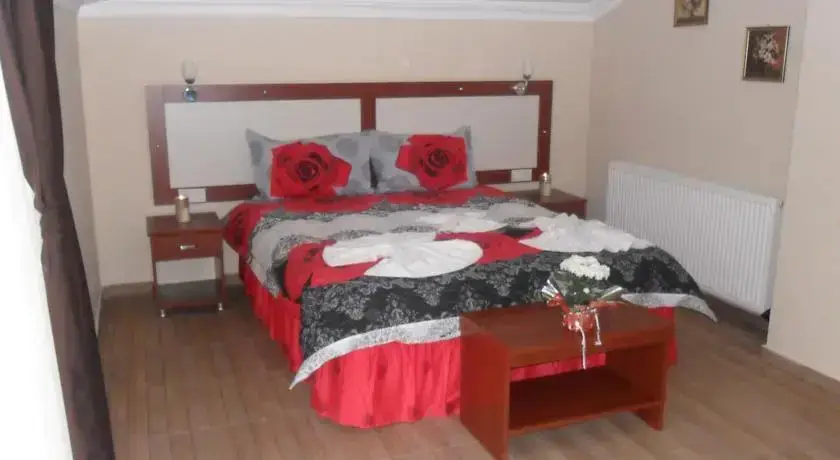 Сайл: Eftalya Hotel