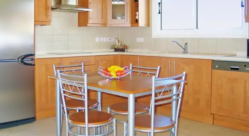 Протарас: Villa Evita