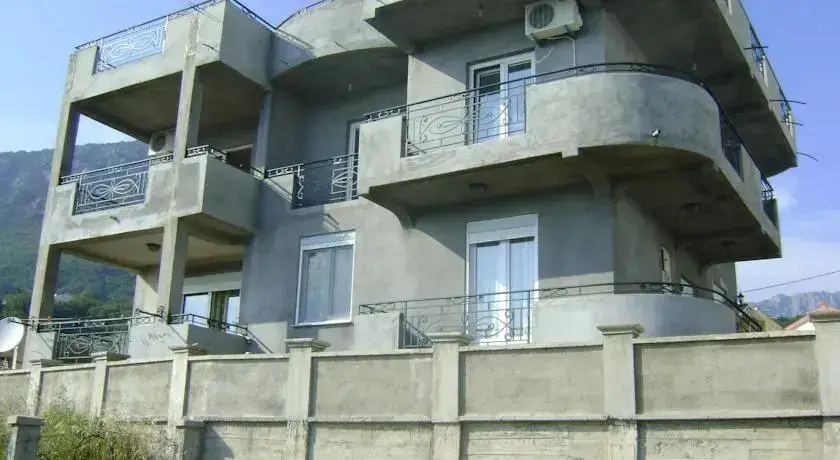 Бар: Apartments Bar Na Dlanu