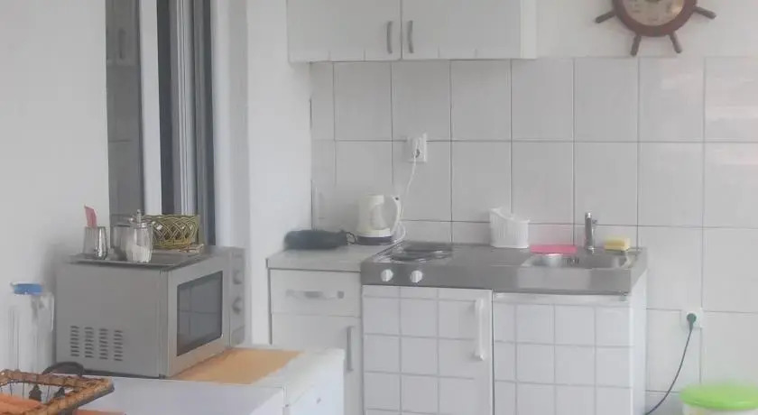 Свети-Стефан: Apartments Peđa
