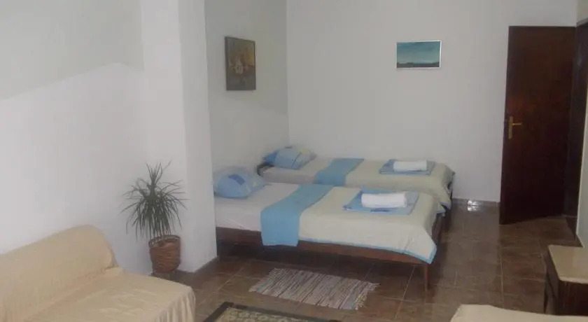 Свети-Стефан: Apartments Peđa