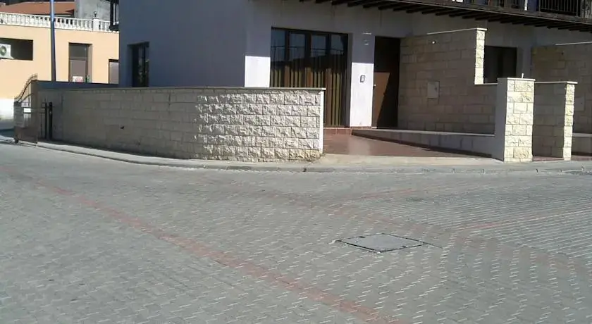 Хирокития: Gemstone Village A1 Maisonette