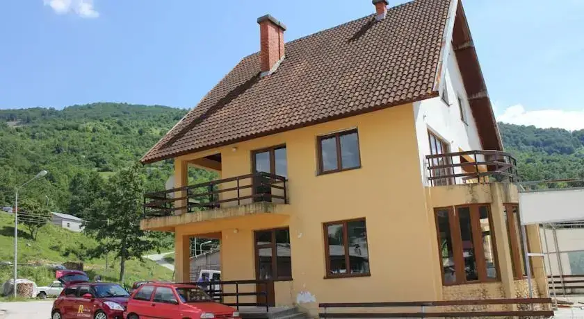 Плужине: B&B Lovac Plužine