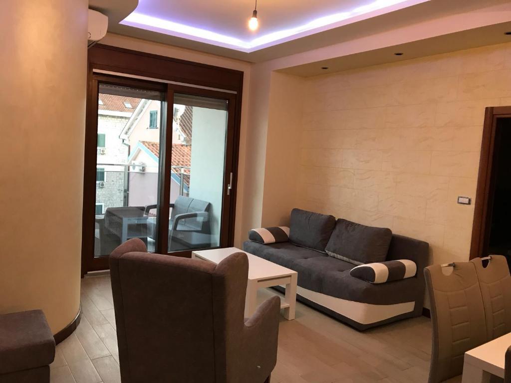 Мельине: Admiral Gallery Apartments