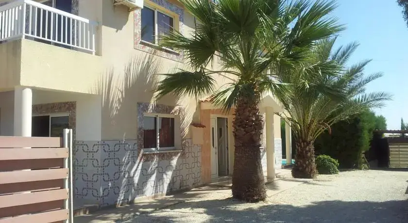 Куклия: Stefanos Villa