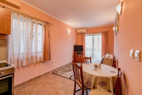 Каменари: Apartments Gudelj
