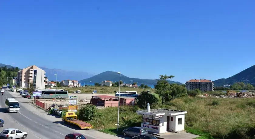 Игало: Apartments Pejovic