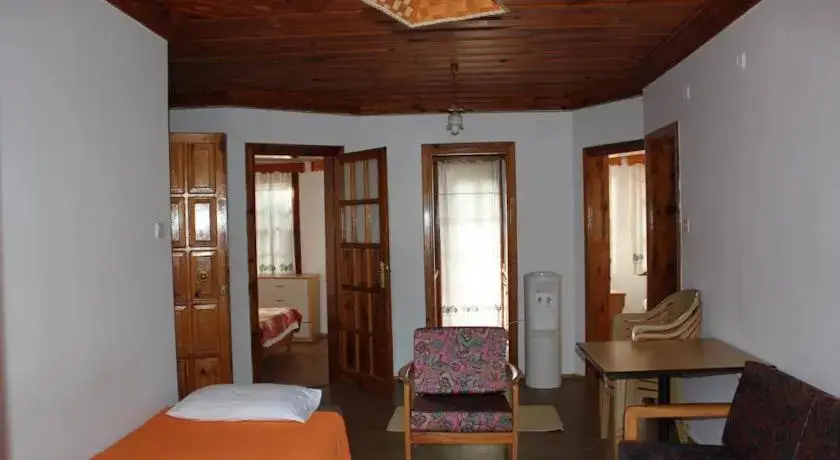Акьяка: Ugur Apart Hotel